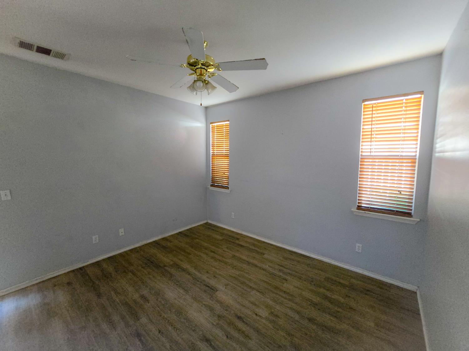 2606 Hillcrest St, Selma, CA 93662