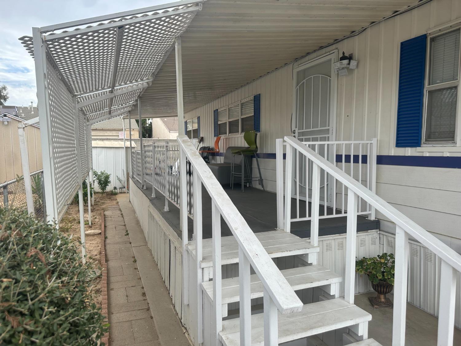 7676 N Fresno St #SP 20, Fresno, CA 93720