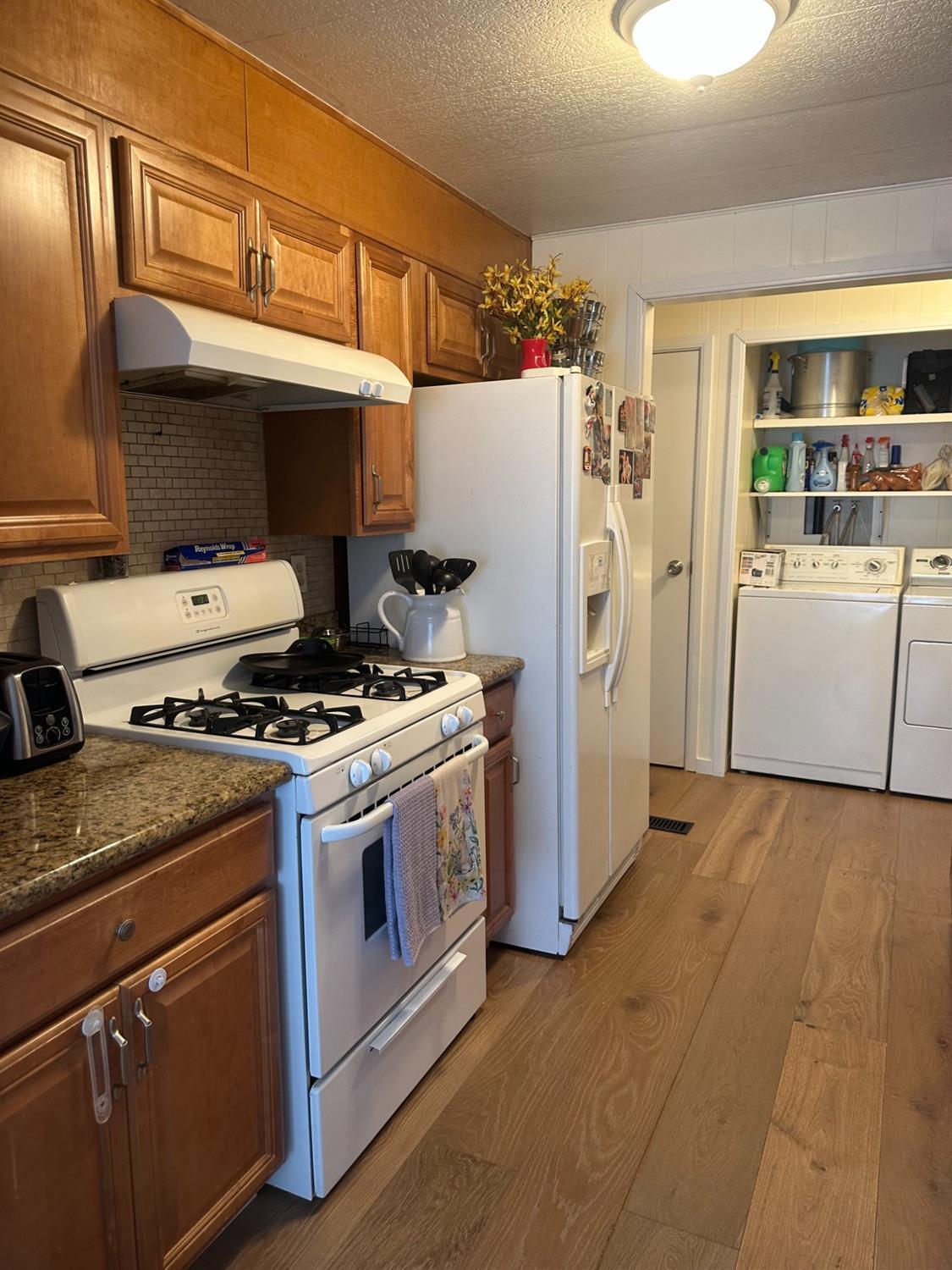 7676 N Fresno St #SP 20, Fresno, CA 93720