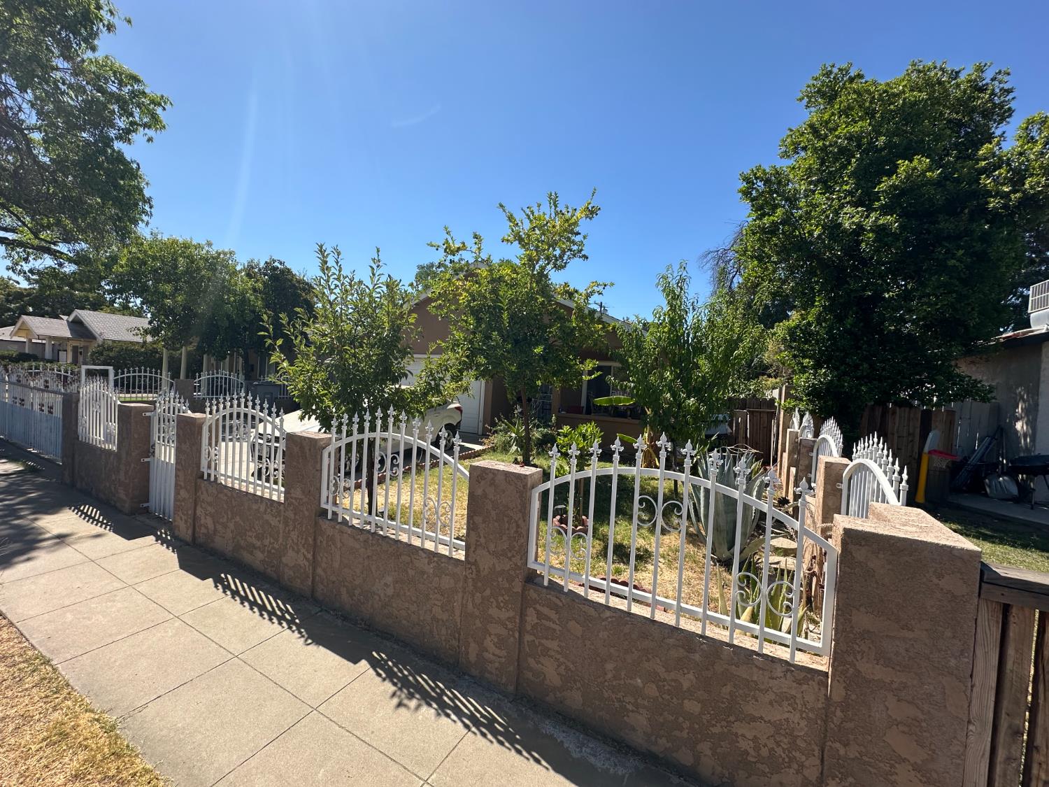 1134 E Princeton Ave, Fresno, CA 93704