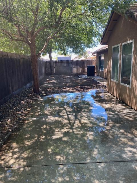 554 St Michelle Dr, Madera, CA 93637