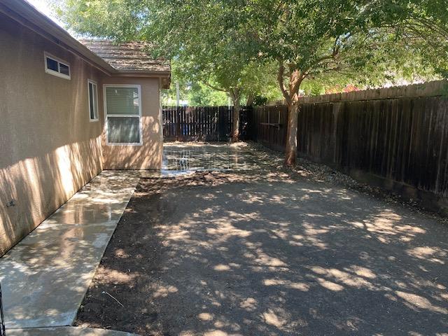 554 St Michelle Dr, Madera, CA 93637