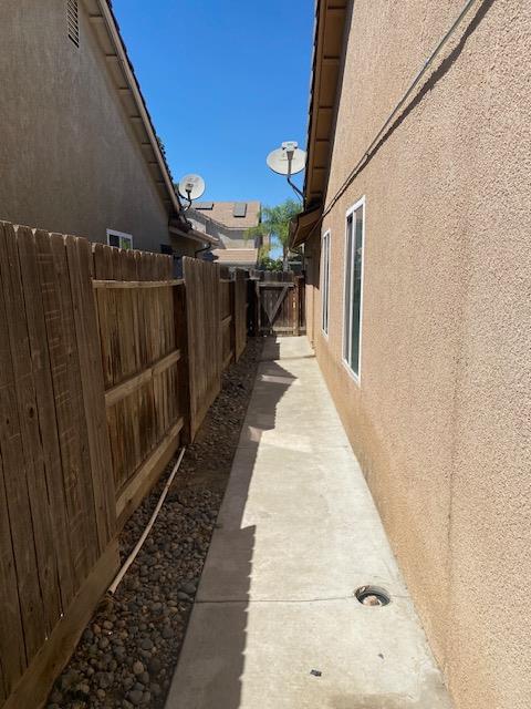 554 St Michelle Dr, Madera, CA 93637