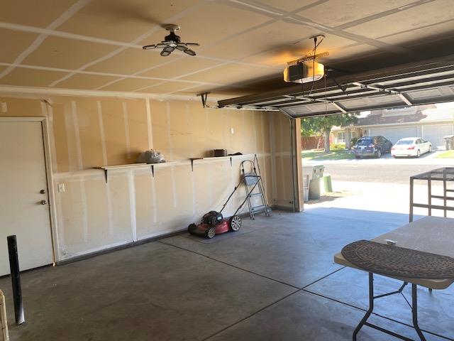 554 St Michelle Dr, Madera, CA 93637