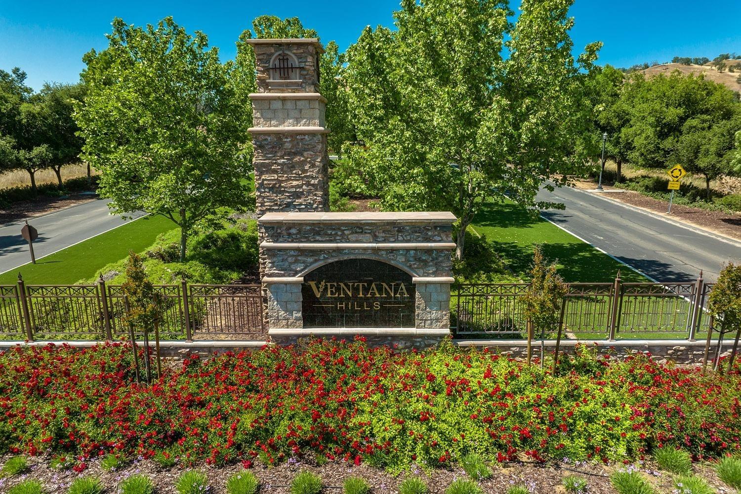 20121 Via Mirabel Dr, Clovis, CA 93619