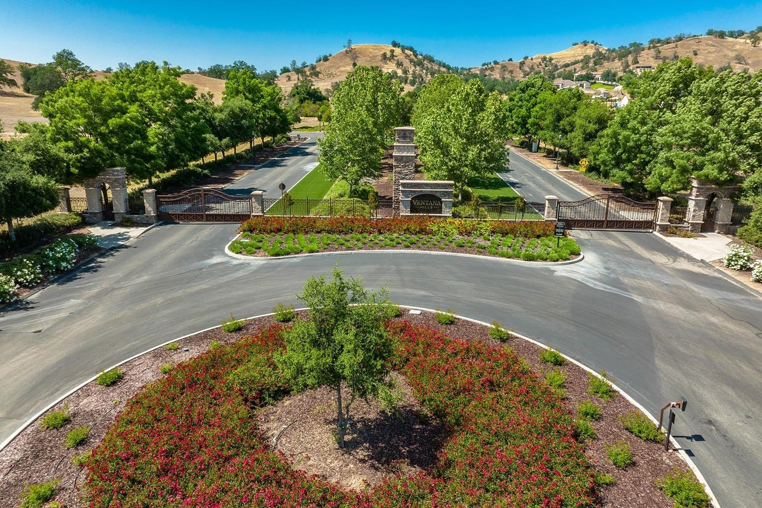 20121 Via Mirabel Dr, Clovis, CA 93619