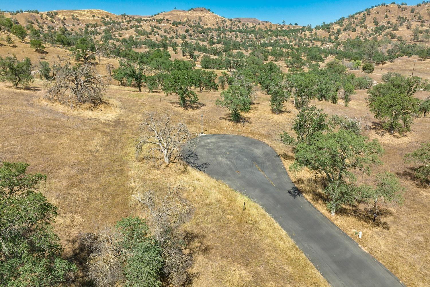 20121 Via Mirabel Dr, Clovis, CA 93619