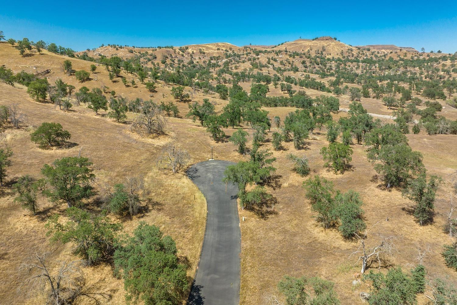 20121 Via Mirabel Dr, Clovis, CA 93619