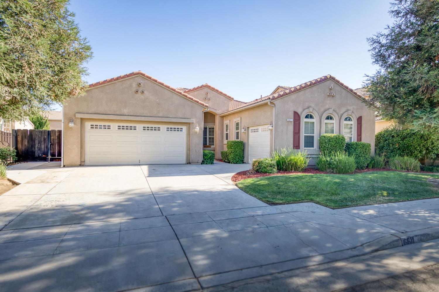 6611 W Morris Ave, Fresno, CA 93723