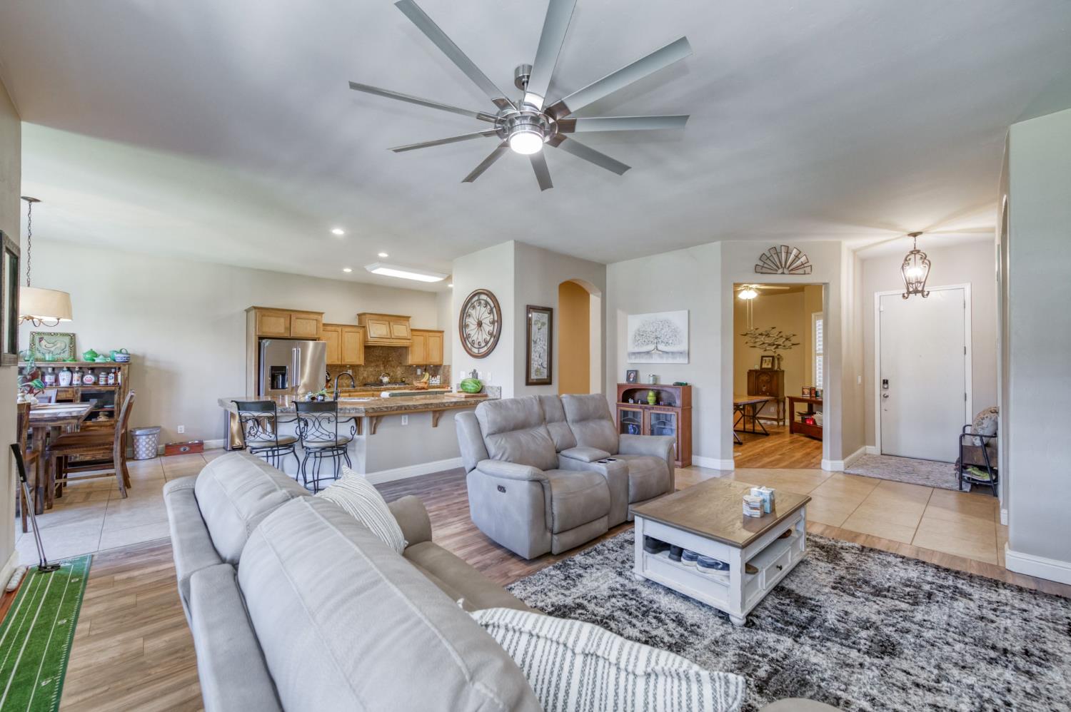 6611 W Morris Ave, Fresno, CA 93723