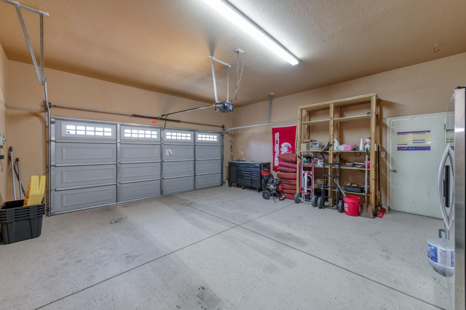 6611 W Morris Ave, Fresno, CA 93723