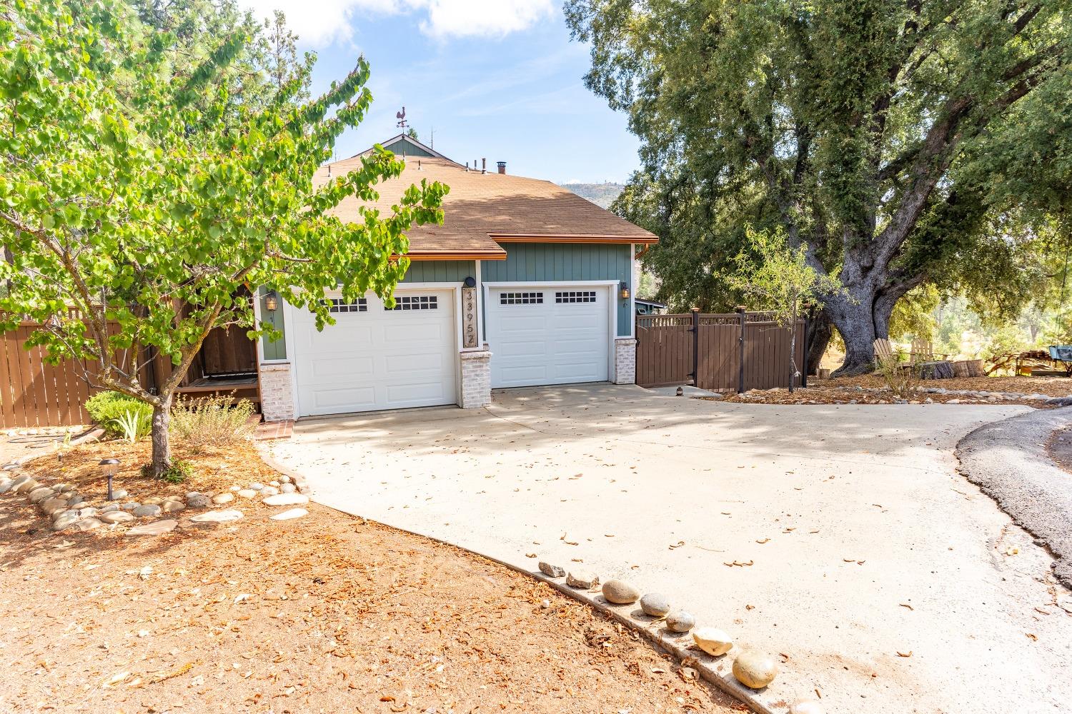 33952 Tocaloma Rd, Auberry, CA 93602