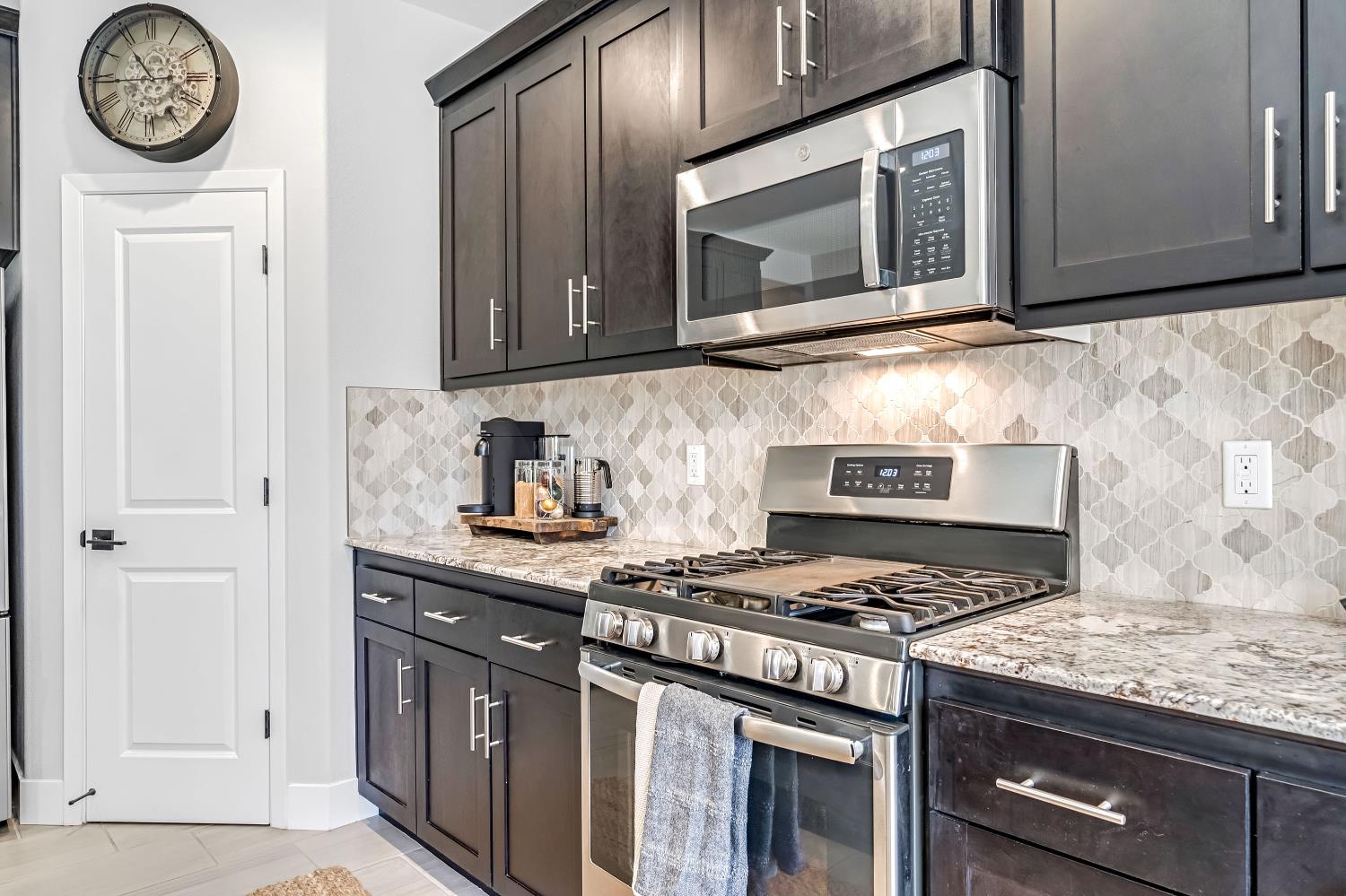 4369 Horizon Dr, Madera, CA 93636