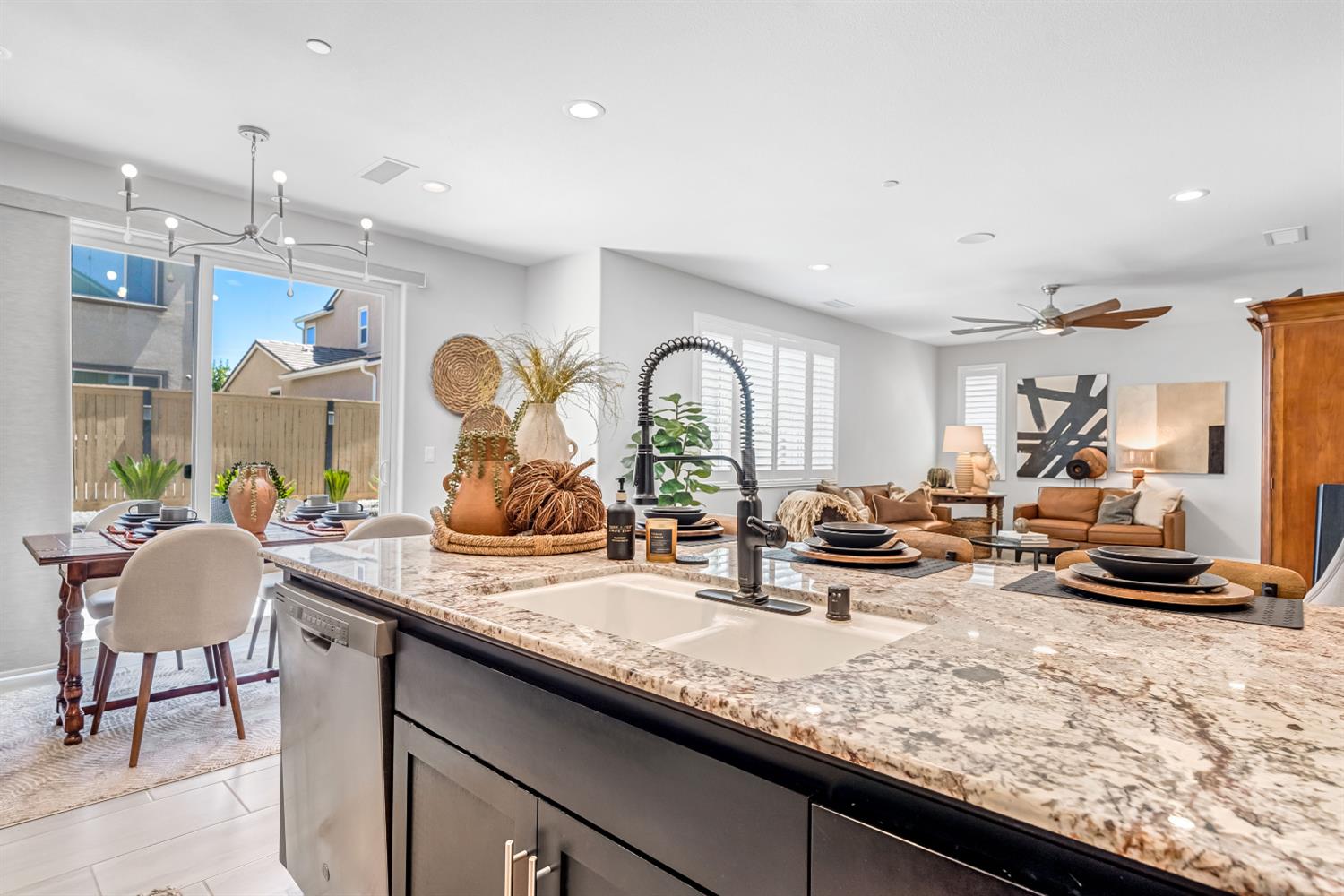 4369 Horizon Dr, Madera, CA 93636