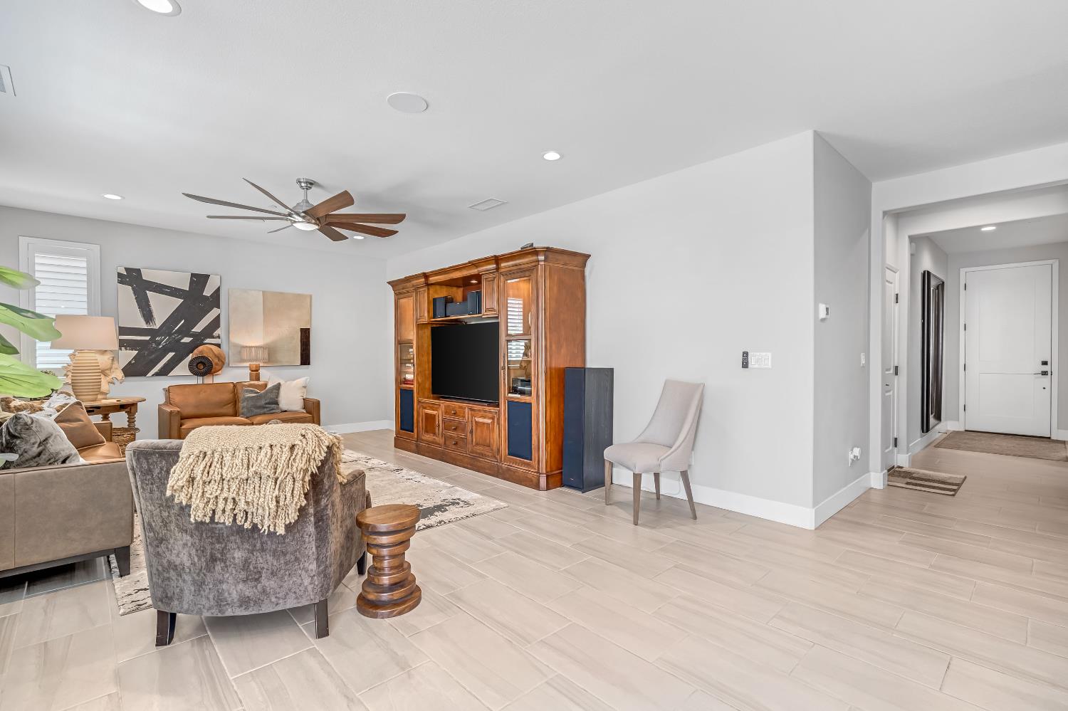 4369 Horizon Dr, Madera, CA 93636