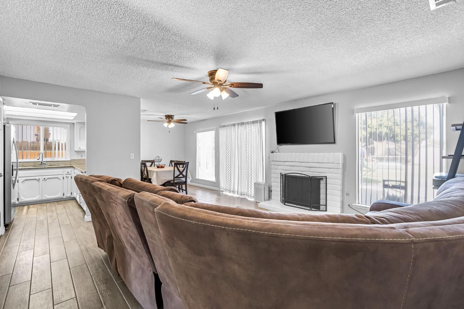 2123 S Winery Ave, Fresno, CA 93725