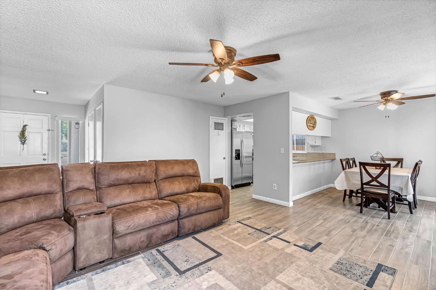 2123 S Winery Ave, Fresno, CA 93725