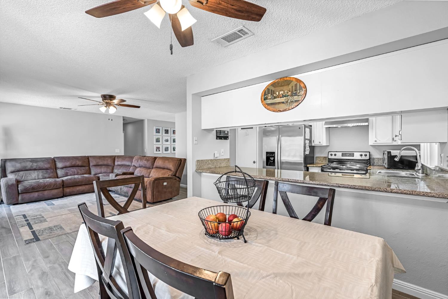 2123 S Winery Ave, Fresno, CA 93725