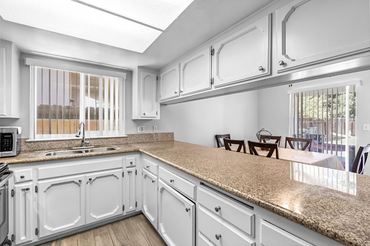 2123 S Winery Ave, Fresno, CA 93725