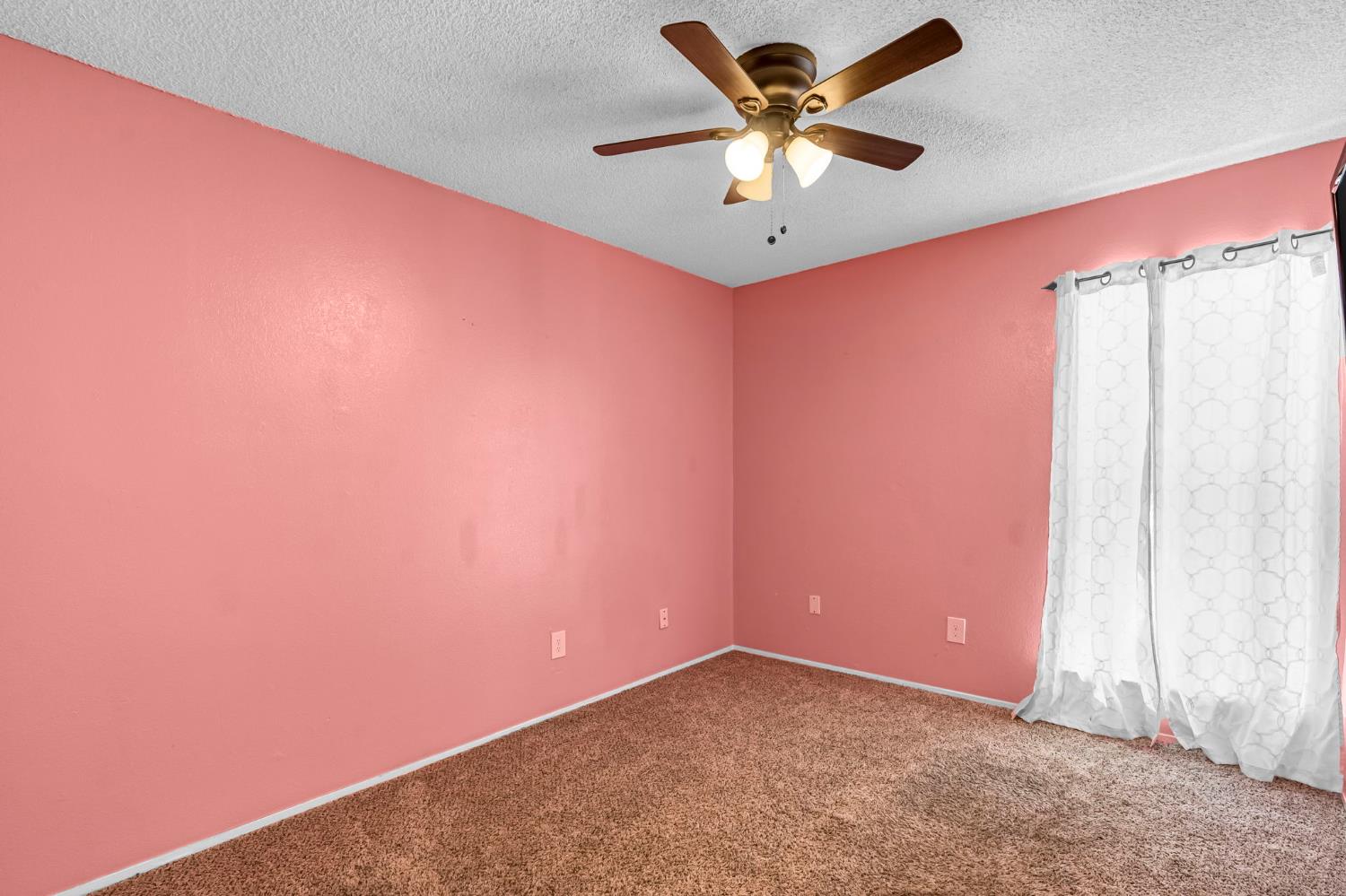 2123 S Winery Ave, Fresno, CA 93725