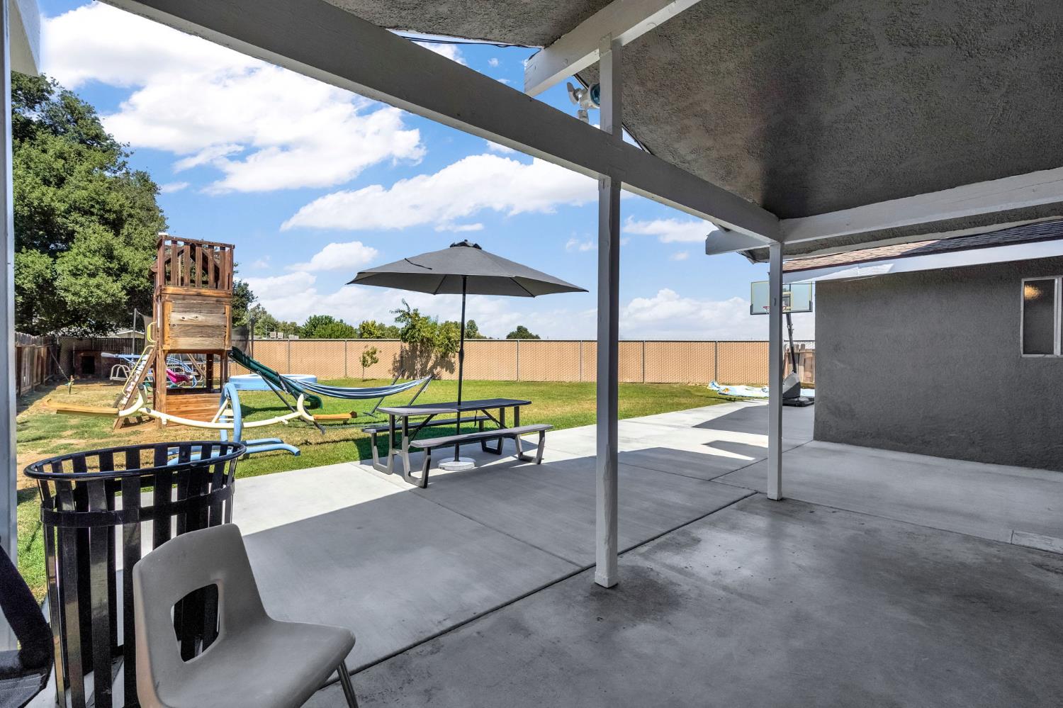 2123 S Winery Ave, Fresno, CA 93725