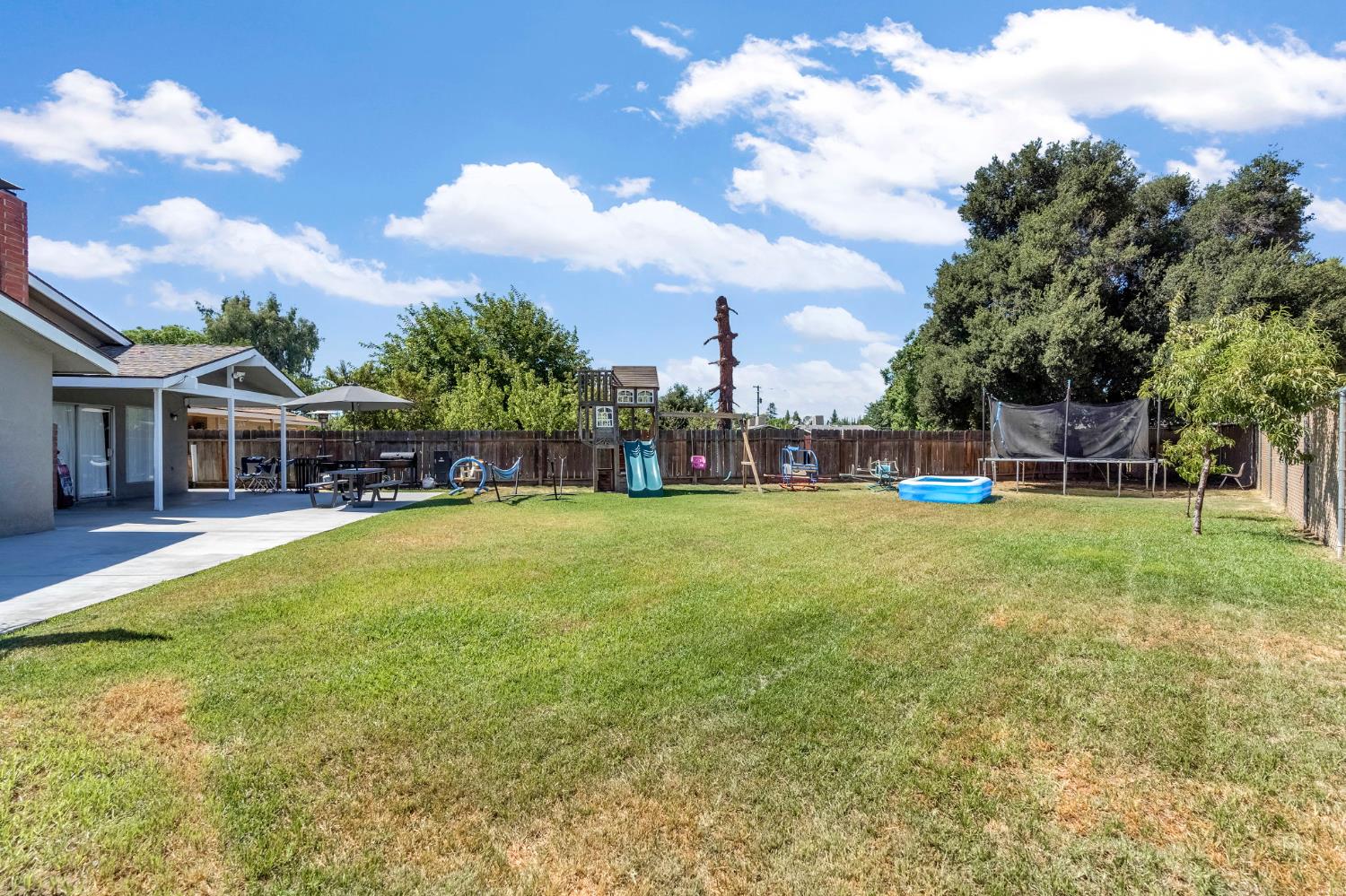 2123 S Winery Ave, Fresno, CA 93725