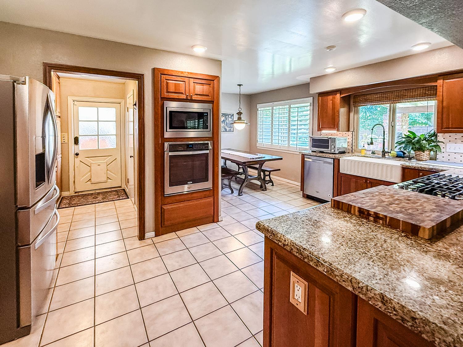 1647 W Wrenwood Ave, Fresno, CA 93711