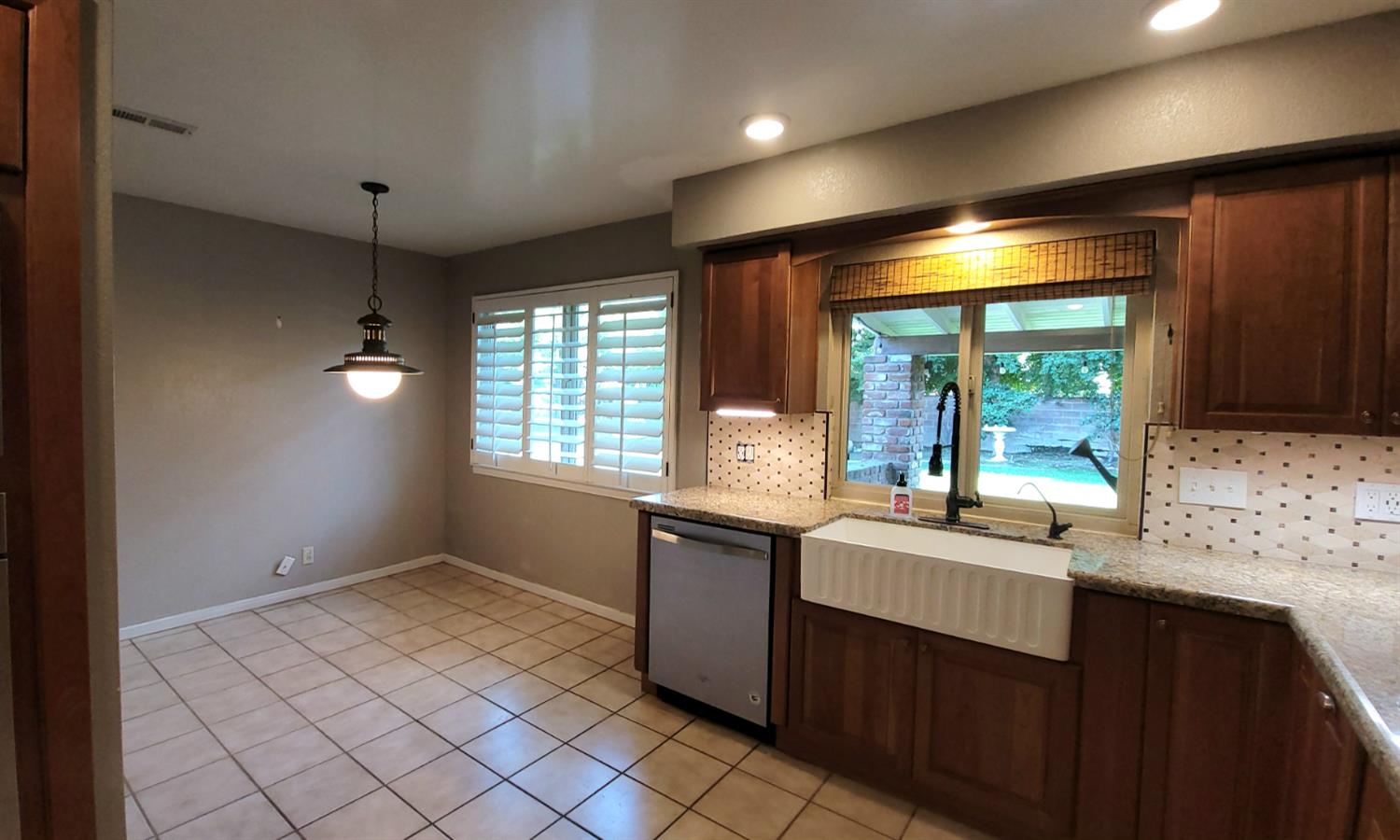 1647 W Wrenwood Ave, Fresno, CA 93711