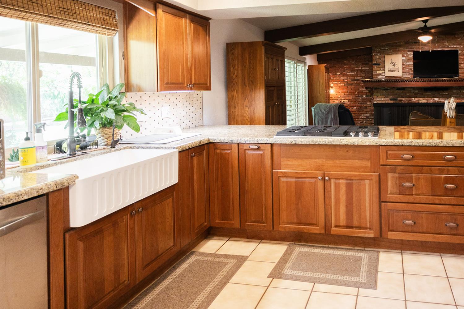 1647 W Wrenwood Ave, Fresno, CA 93711