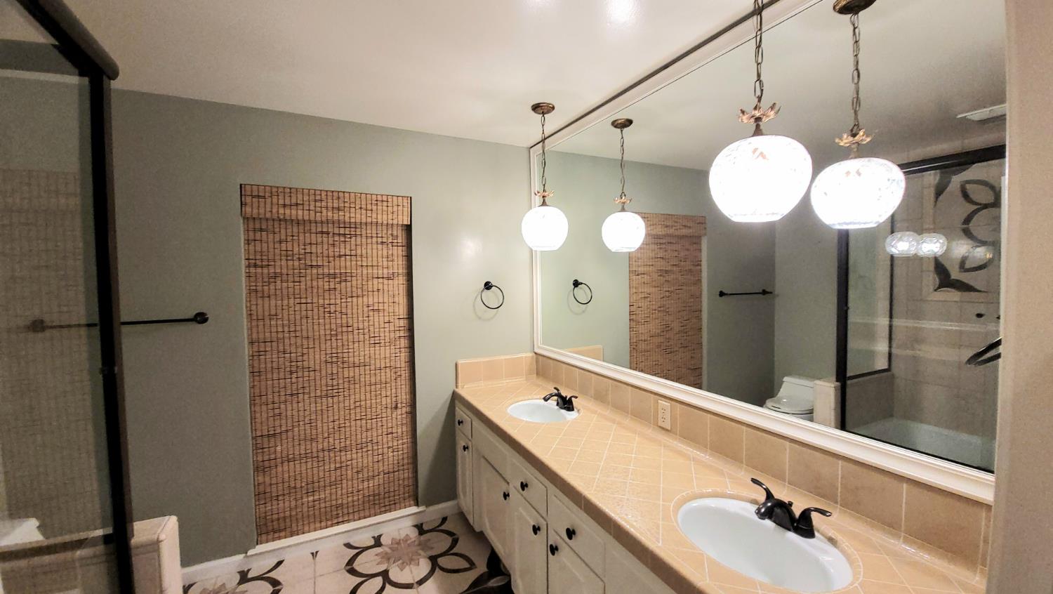 1647 W Wrenwood Ave, Fresno, CA 93711