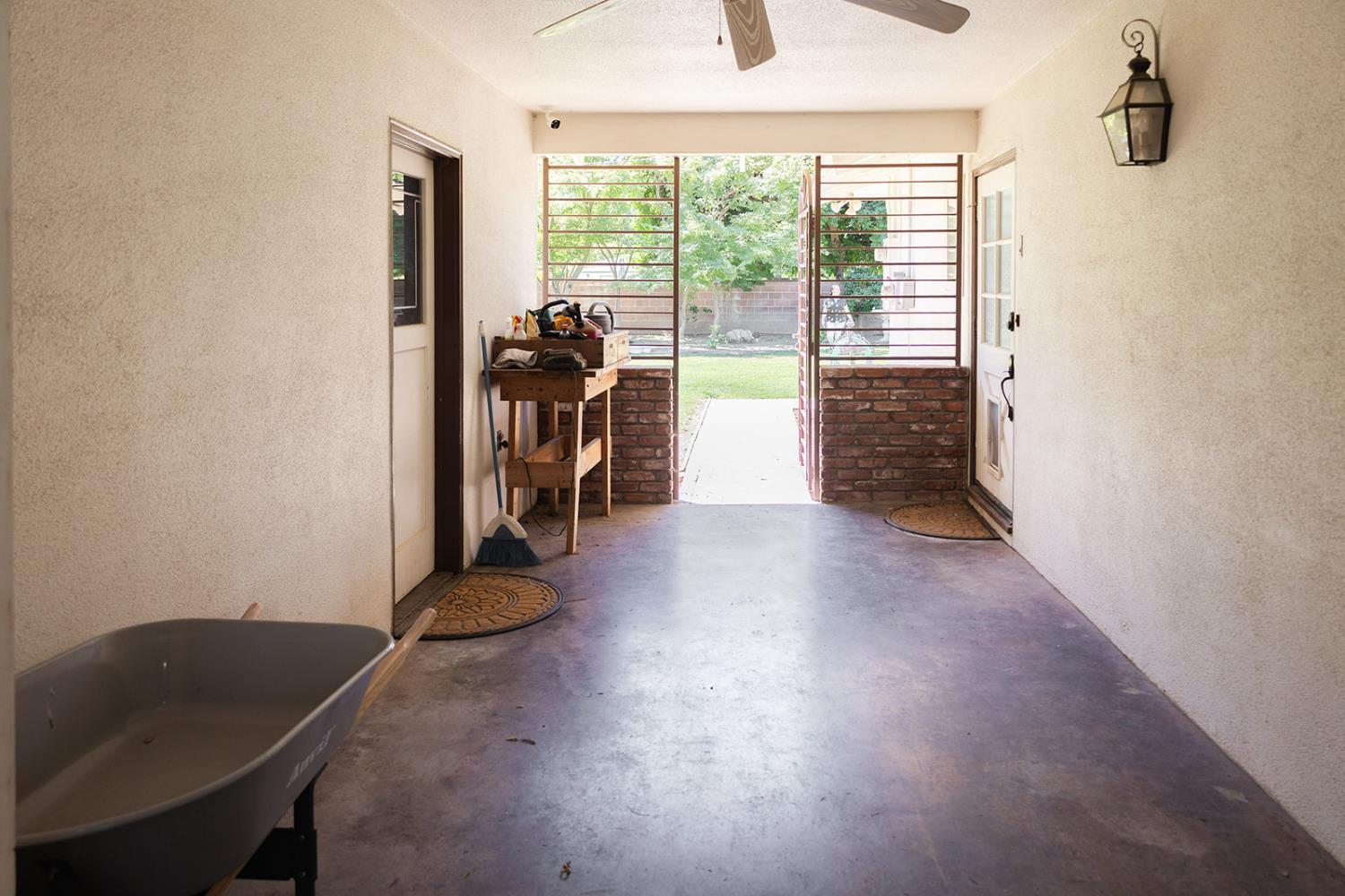 1647 W Wrenwood Ave, Fresno, CA 93711