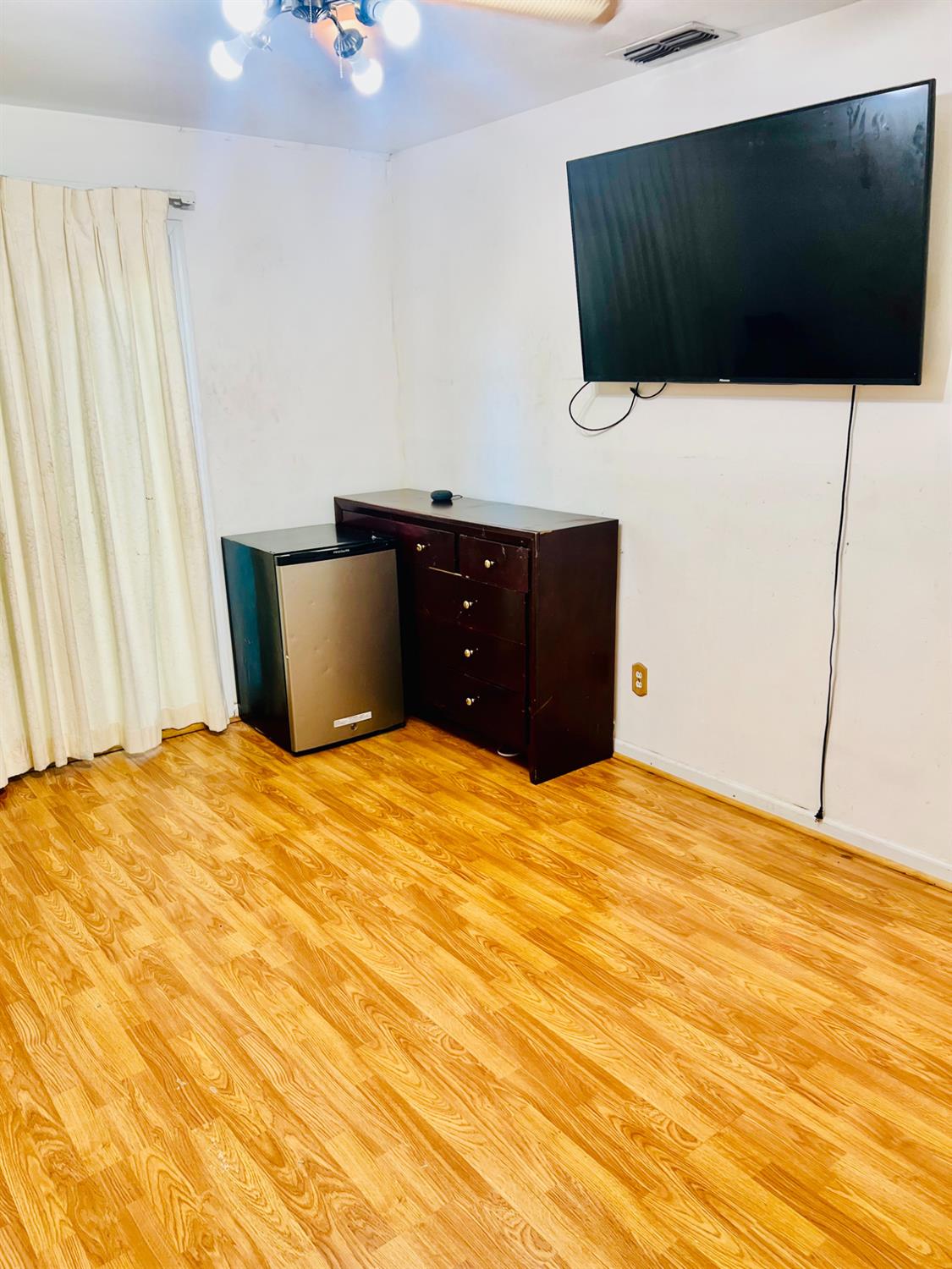 1416 Lomas Way, Sacramento, CA 95822