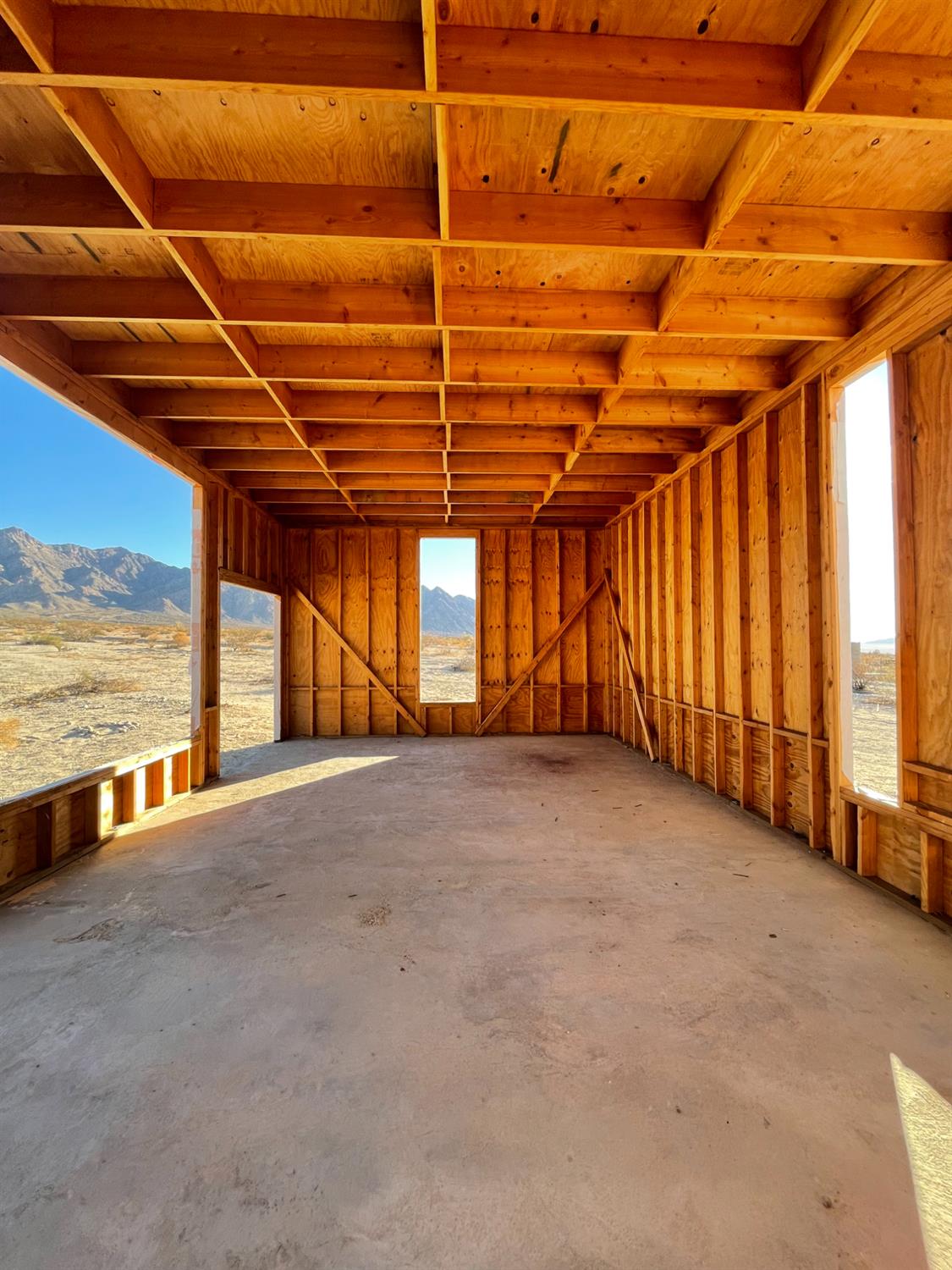 10 Bell King Ln, Twentynine Palms, CA 92277