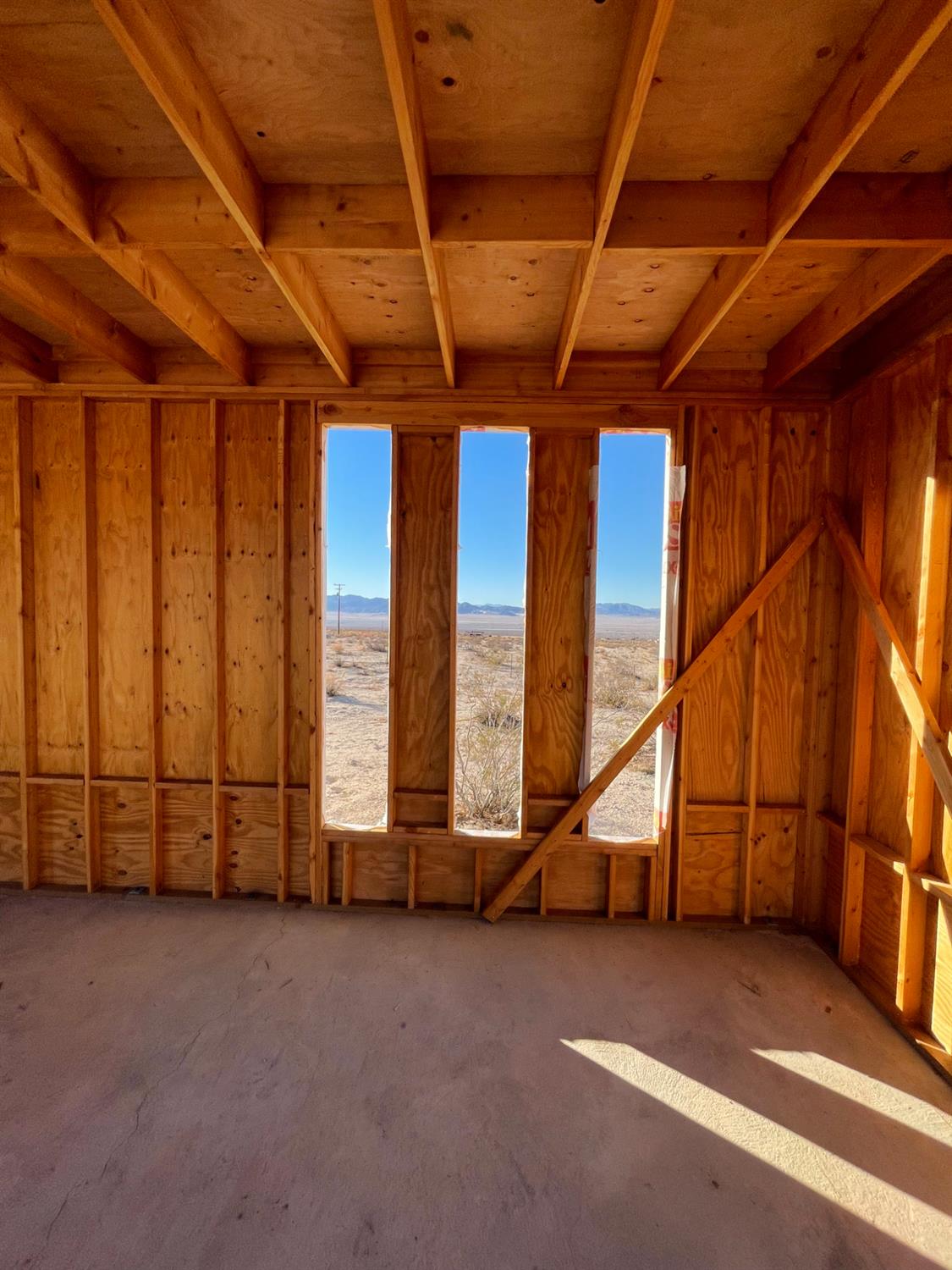10 Bell King Ln, Twentynine Palms, CA 92277