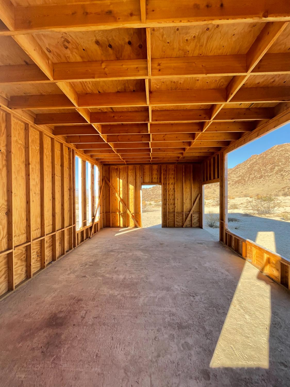 10 Bell King Ln, Twentynine Palms, CA 92277