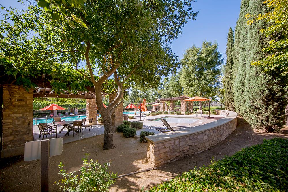 1587 N STRADA Way, Clovis, CA 93619