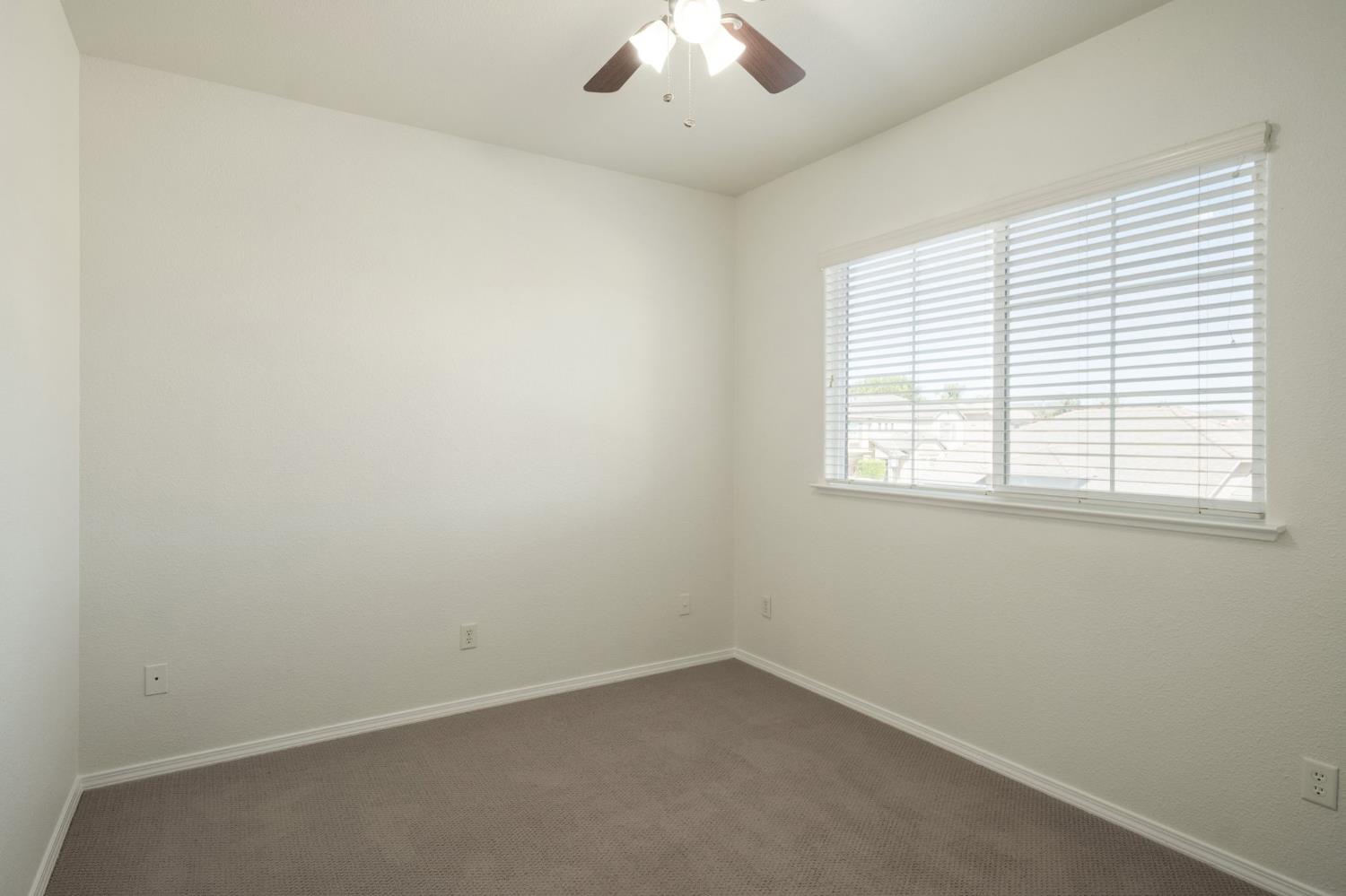 640 W Casanova Ln, Clovis, CA 93619