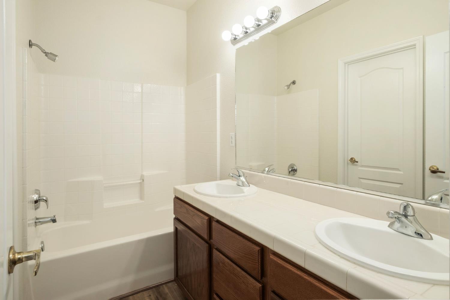 640 W Casanova Ln, Clovis, CA 93619