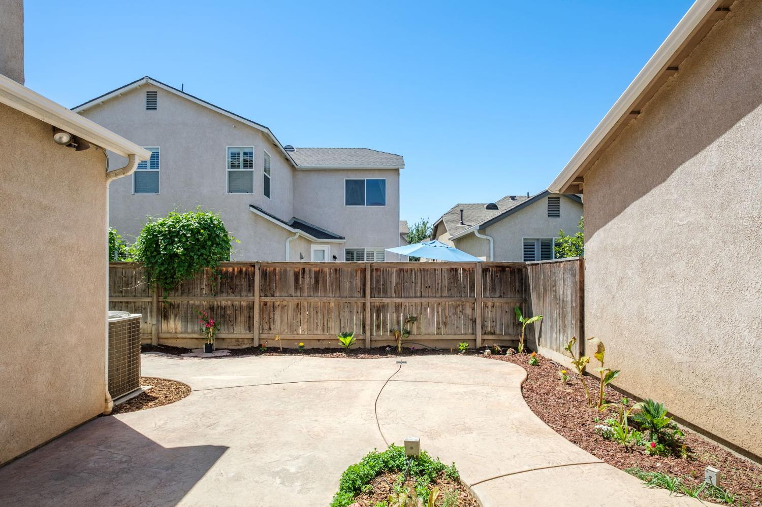 640 W Casanova Ln, Clovis, CA 93619