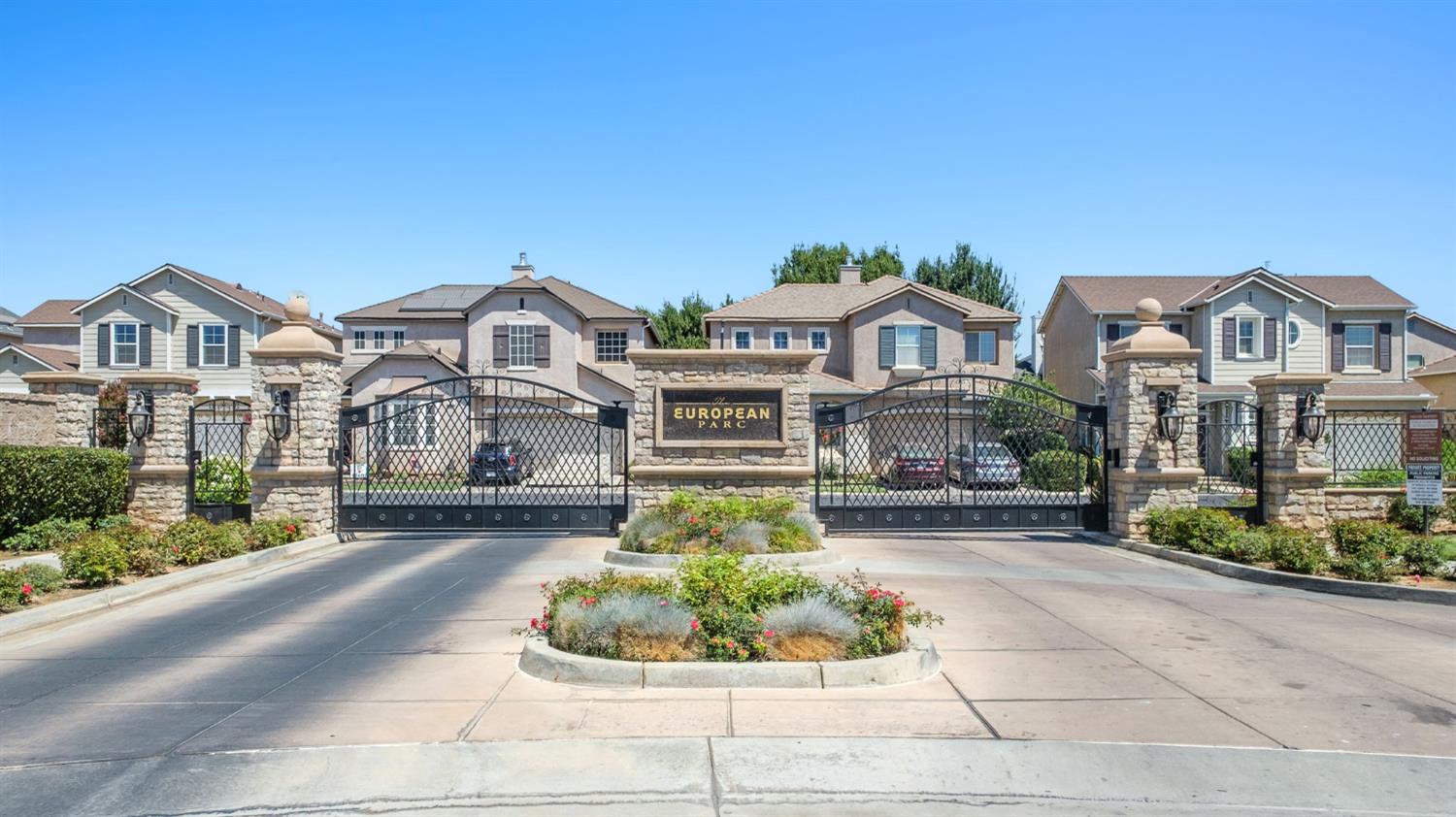 640 W Casanova Ln, Clovis, CA 93619