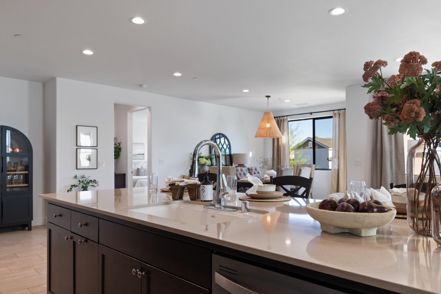 1022 Moonrise Way, Madera, CA 93636