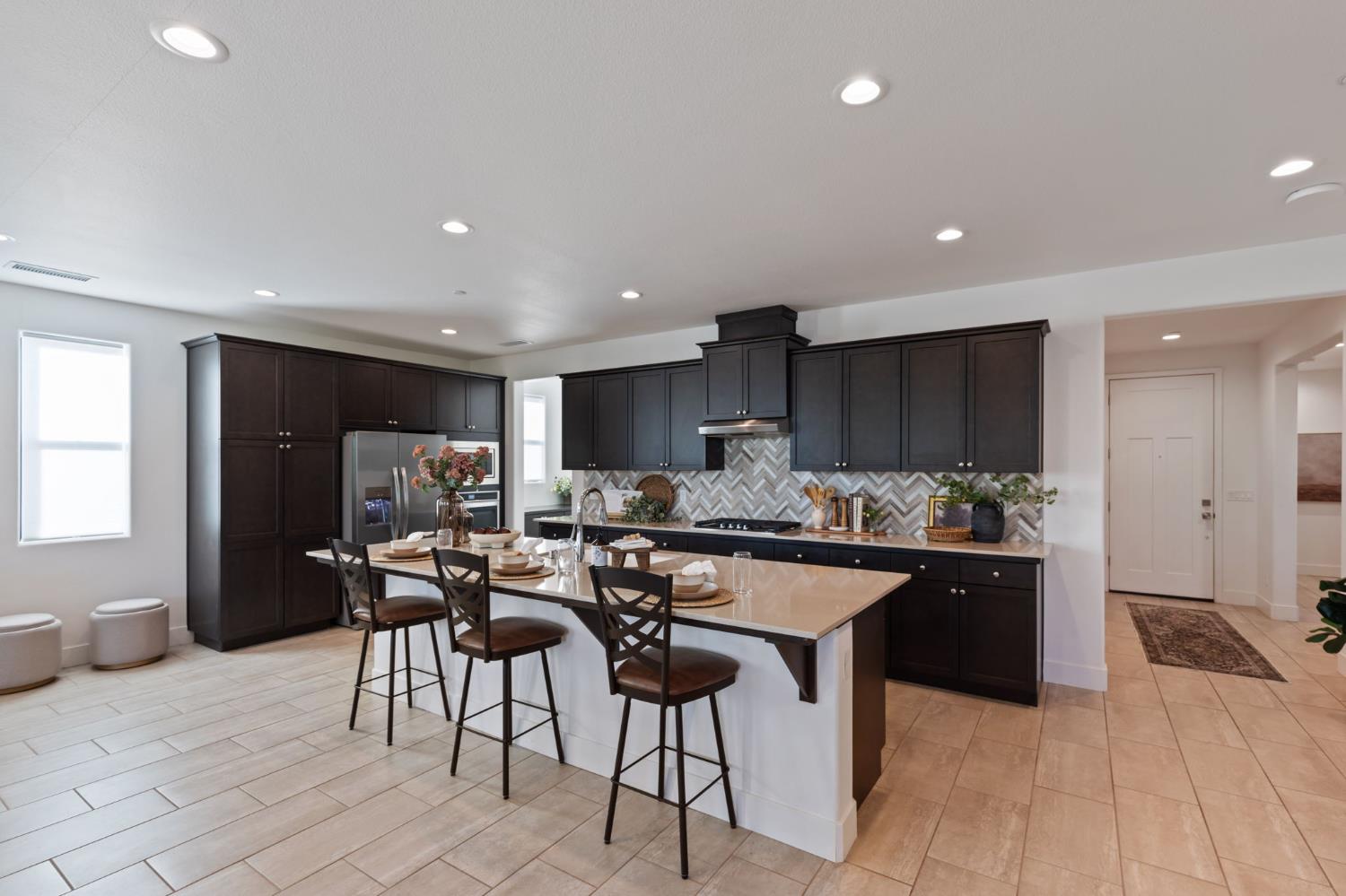 1022 Moonrise Way, Madera, CA 93636