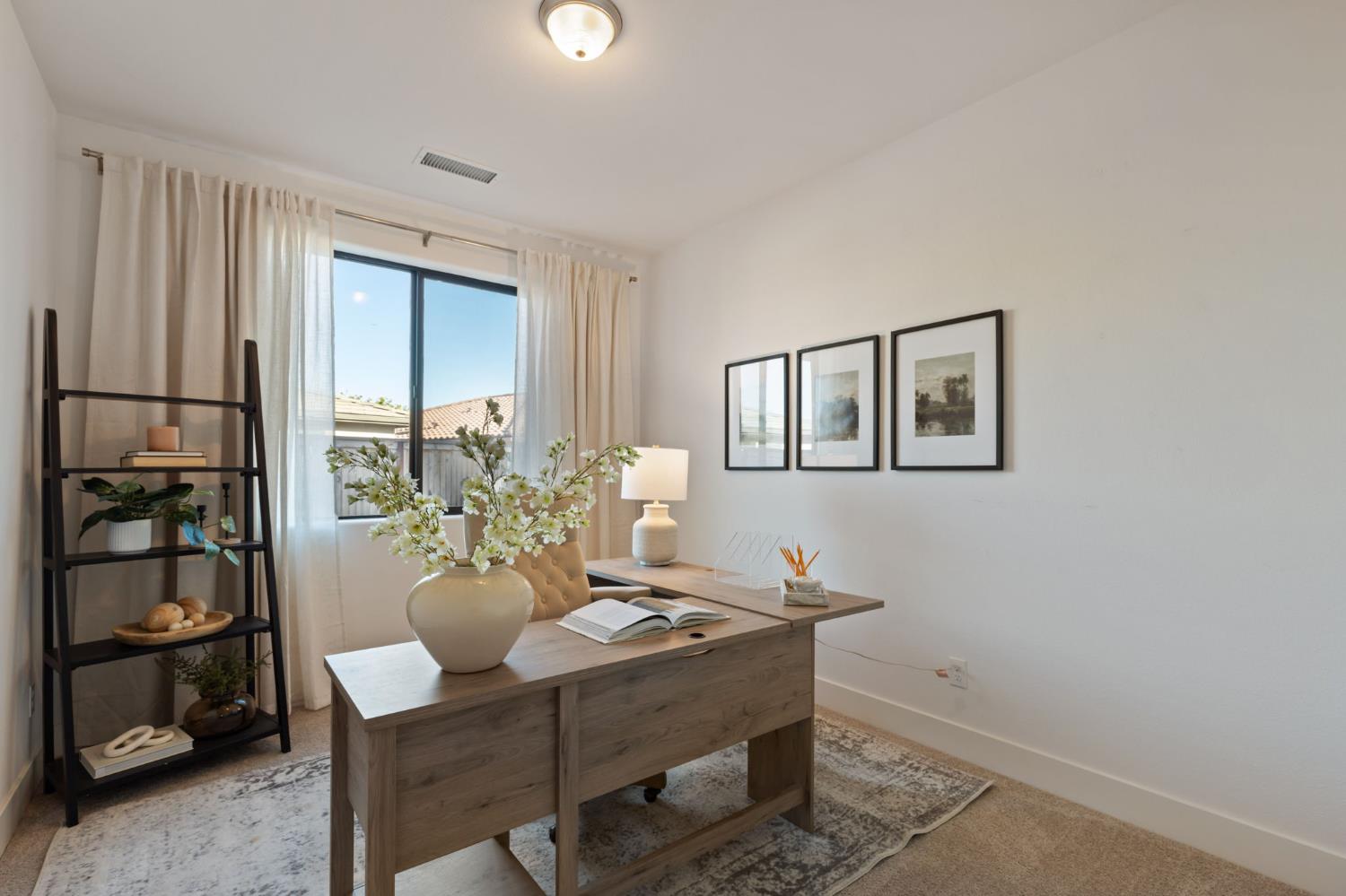 1022 Moonrise Way, Madera, CA 93636