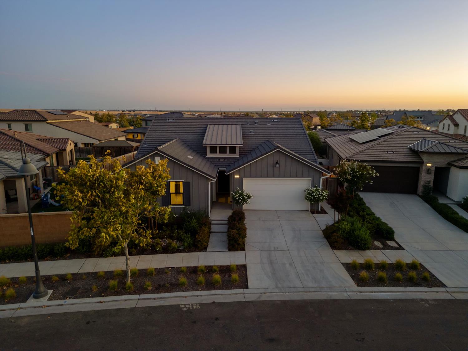 1022 Moonrise Way, Madera, CA 93636