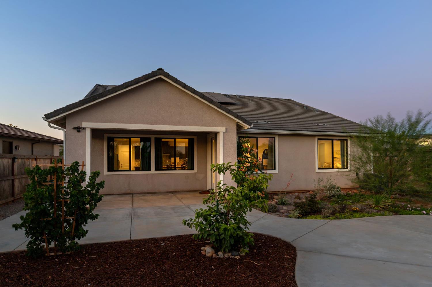 1022 Moonrise Way, Madera, CA 93636