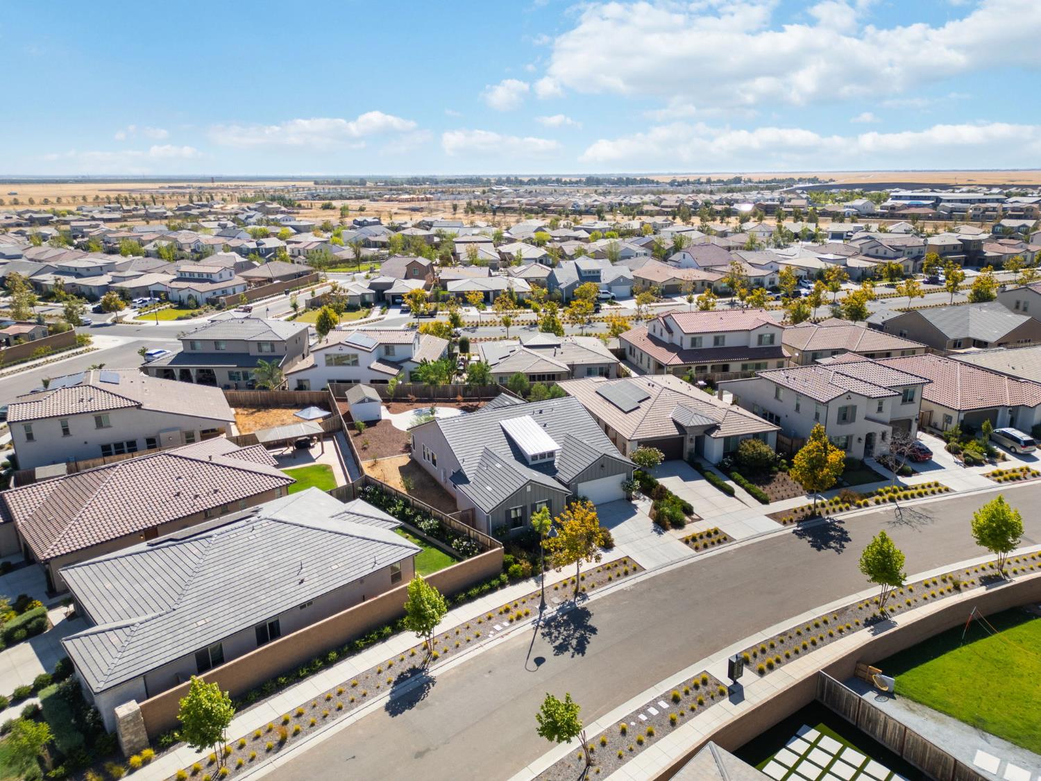 1022 Moonrise Way, Madera, CA 93636