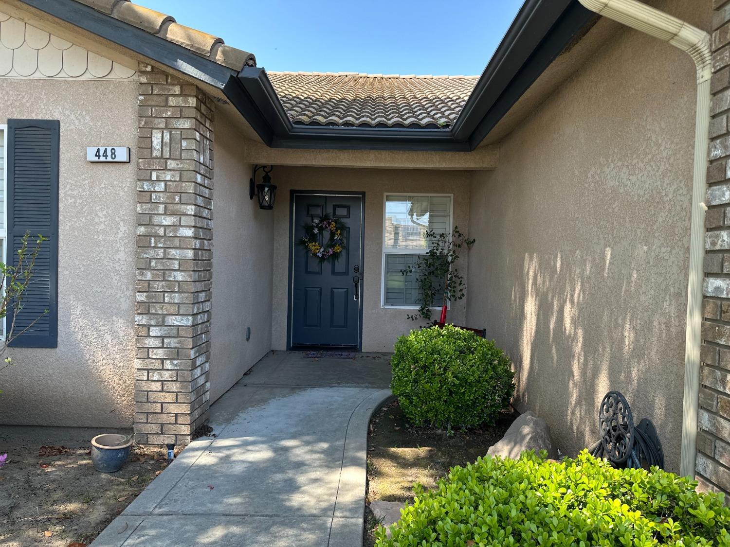 448 S Creek Dr, Madera, CA 93637