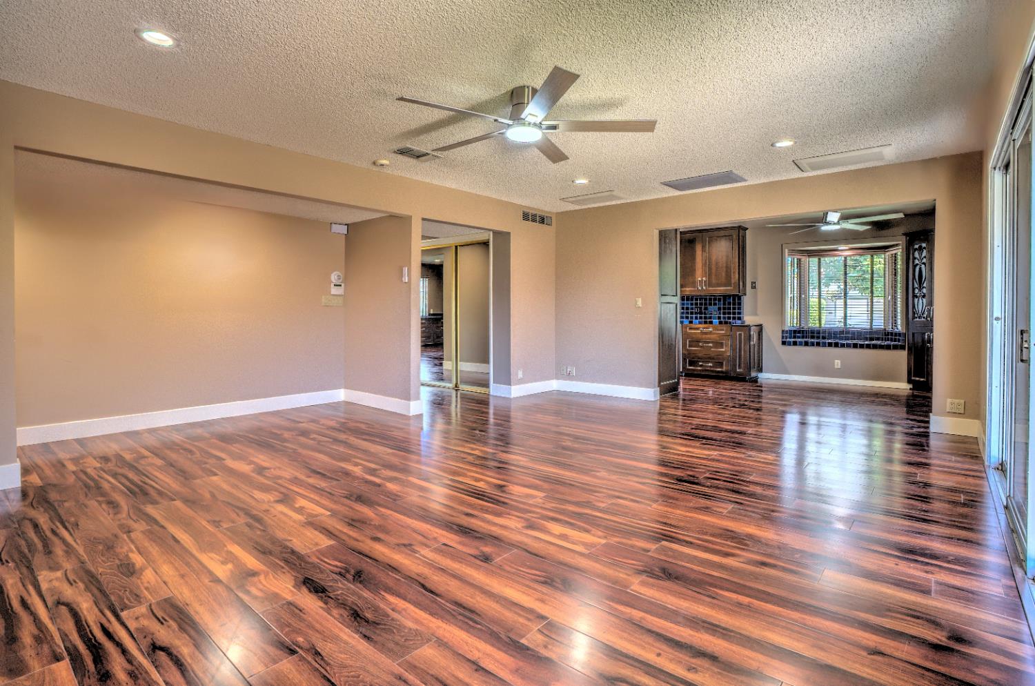 709 W Alamos Ave, Fresno, CA 93705