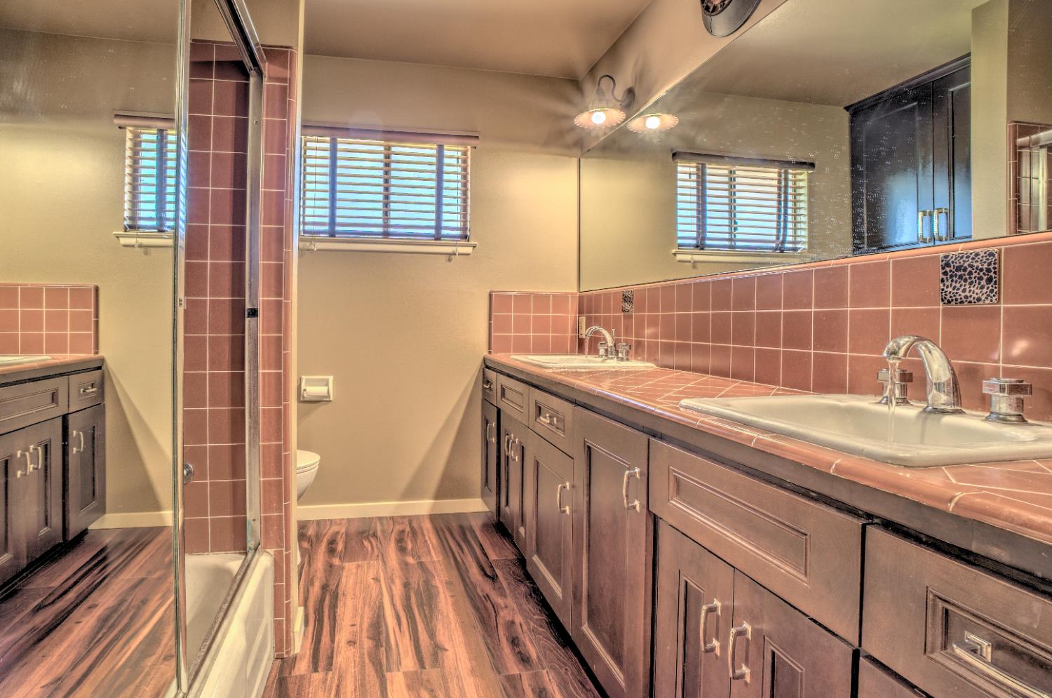 709 W Alamos Ave, Fresno, CA 93705