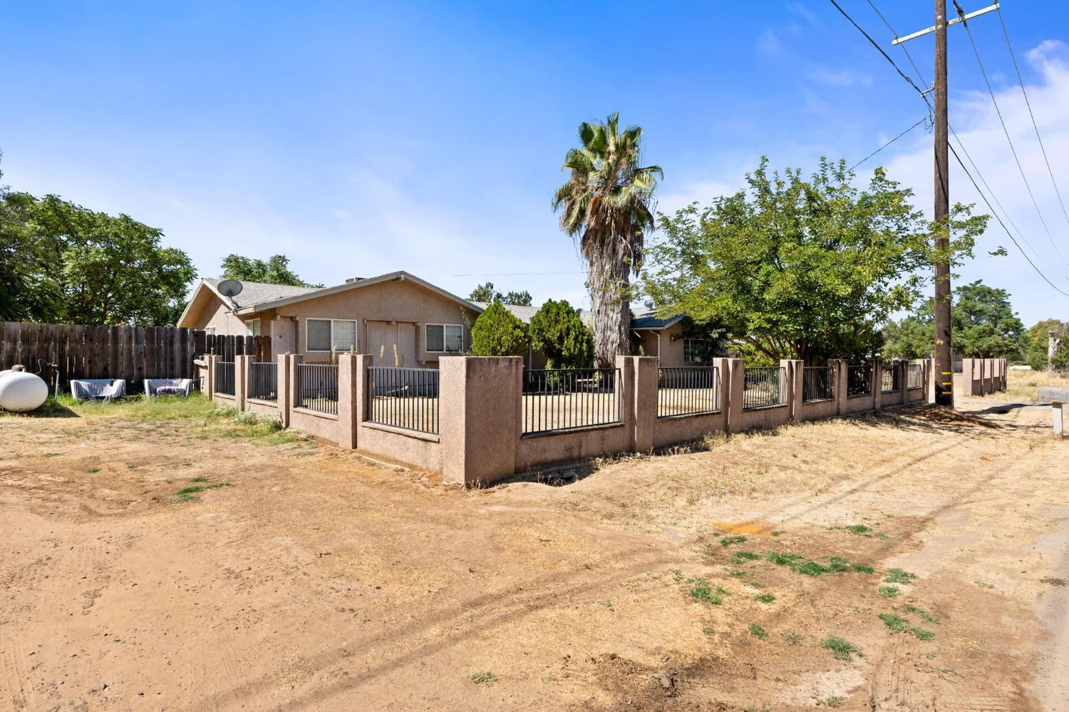 27592 Avenue 16, Madera, CA 93638